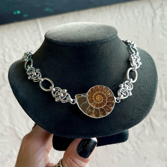 Made to order . Genuine ammonite fossil shell stainless steel maille choker - Picture 12 of 16